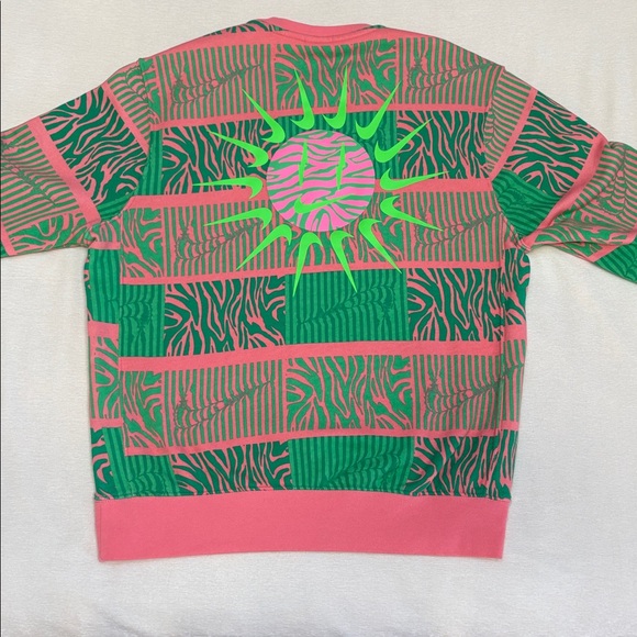 Nike Trippy Safari Fleece Sweatshirt with graphics - Like New - Picture 7 of 10